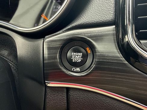 Used 2020 Jeep Grand Cherokee Limited AWD/4WD image 33