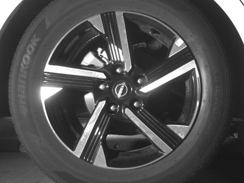 Used 2025 Nissan Sentra SV FWD image 15