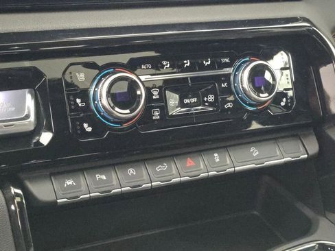 Used 2025 GMC Sierra 1500 AT4 w/ AT4 Premium Package image 34