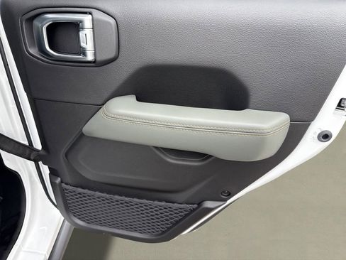 New 2026 Jeep Gladiator Mojave AWD/4WD image 19