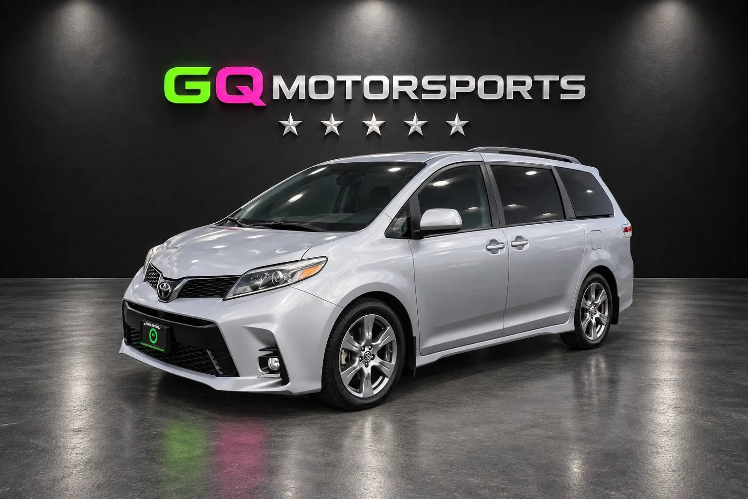 Used 2018 Toyota Sienna SE w/ SE Preferred Package FWD image 3