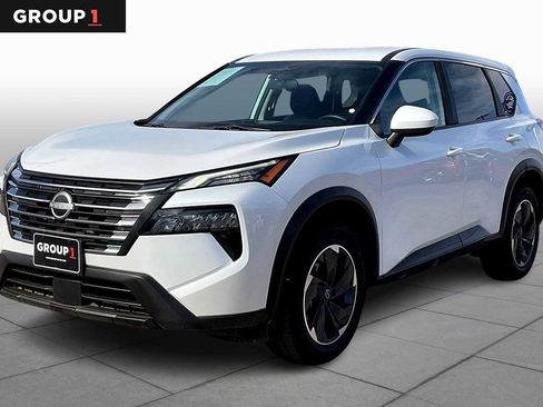 Used 2024 Nissan Rogue SV image 1