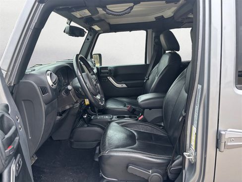 Used 2018 Jeep Wrangler Unlimited Sahara w/ Trailer Tow Group image 9