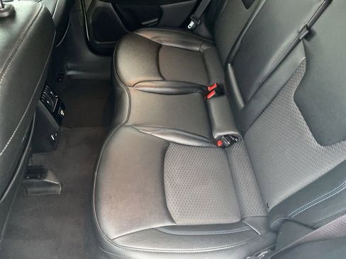 Used 2024 Jeep Compass Latitude image 35