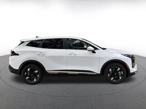 Used 2026 Kia Sportage LX FWD image 8