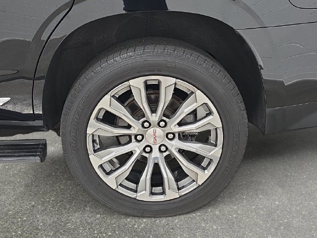Used 2021 GMC Yukon Denali w/ Denali Premium Package AWD/4WD image 33