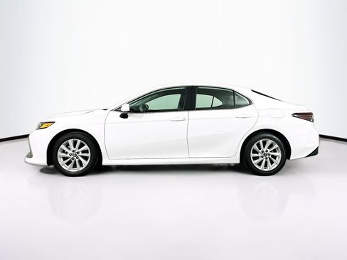 Used 2024 Toyota Camry LE image 4
