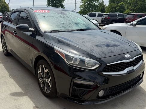 Used 2019 Kia Forte LXS FWD image 2