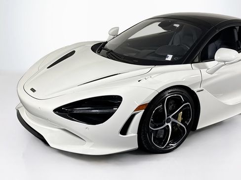 Used 2025 McLaren 750S Spider RWD image 22