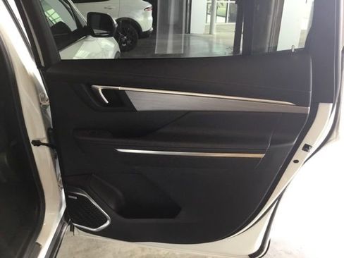 Used 2025 Buick Enclave Preferred image 30