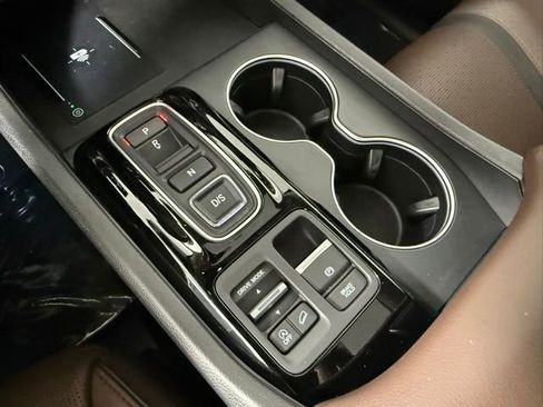 Used 2025 Honda Pilot Elite image 26