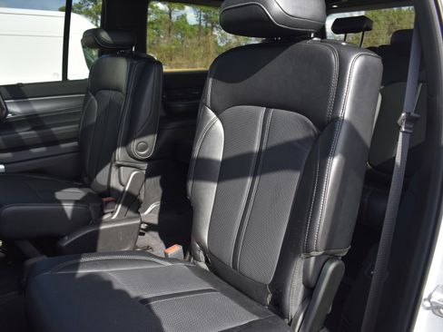 Used 2024 Jeep Wagoneer Series II w/ Convenience Group I image 28