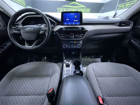 Used 2021 Ford Escape SE w/ SE Sport Appearance Package image 19