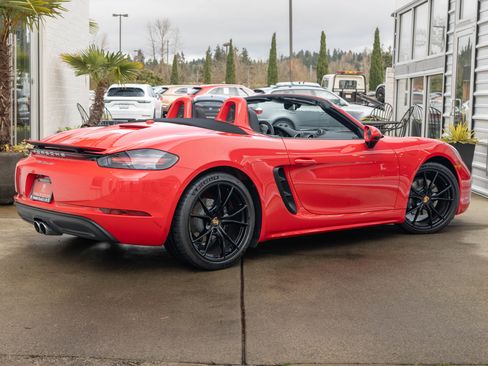 Used 2024 Porsche 718 Boxster image 8