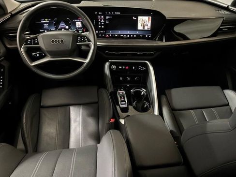 Used 2025 Audi Q5 Premium w/ Premium Plus AWD/4WD image 9