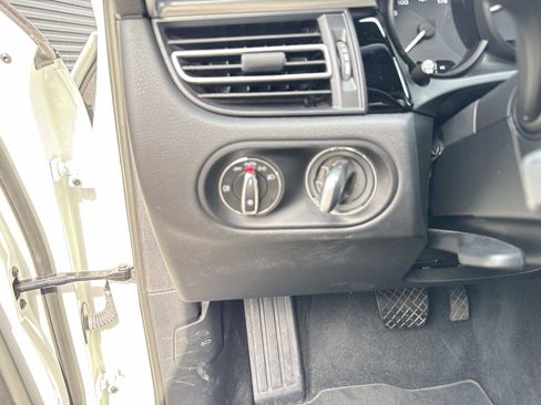 Certified 2022 Porsche Macan image 60