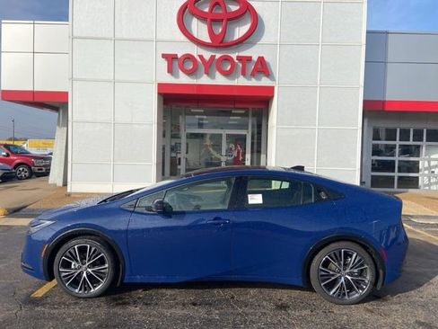 New 2026 Toyota Prius XLE FWD image 2