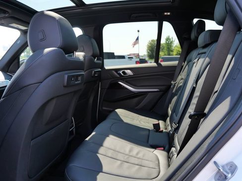 Used 2019 BMW X5 xDrive40i w/ Convenience Package AWD/4WD image 19