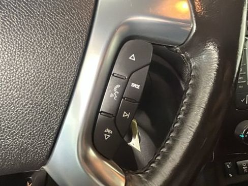 Used 2017 Chevrolet Traverse LT w/ Style and Technology Package AWD/4WD image 16
