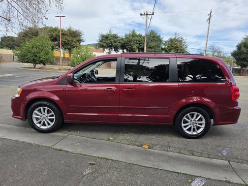 Used 2015 Dodge Grand Caravan SXT image 7