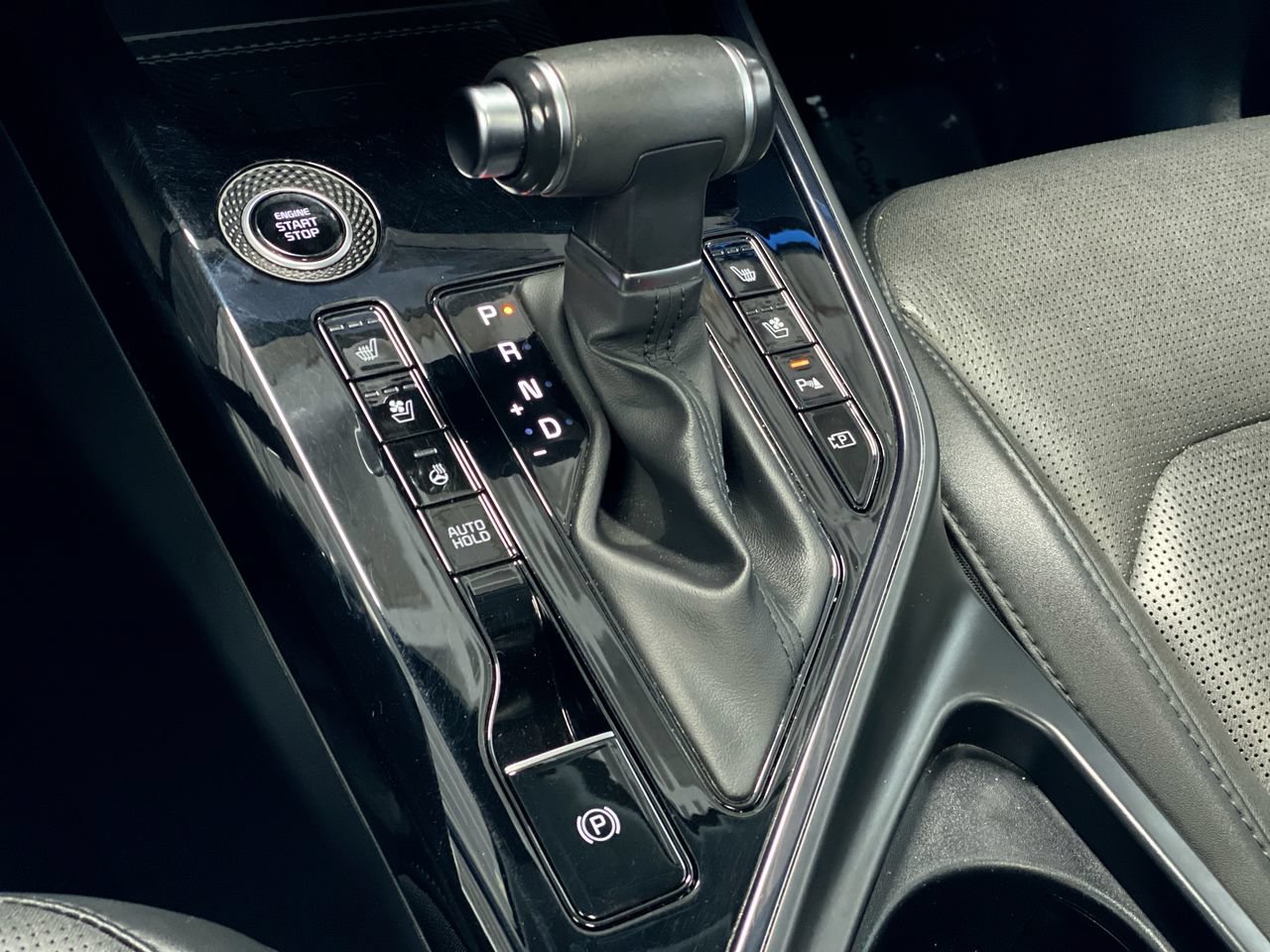 Certified 2024 Kia Niro FWD image 25