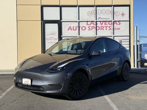 Used 2023 Tesla Model Y Long Range image 4