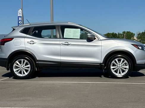 Used 2017 Nissan Rogue Sport SV image 3