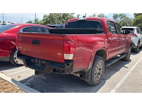 Used 2017 Toyota Tacoma SR5 w/ Tow Package AWD/4WD image 3
