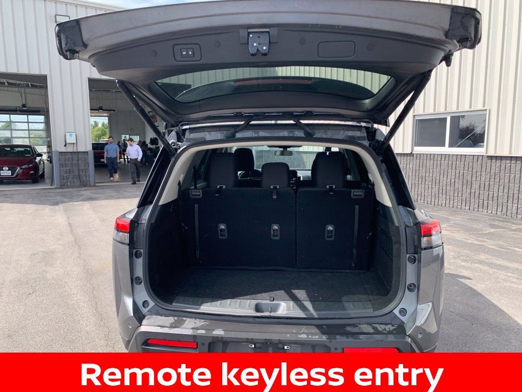Certified 2025 Nissan Pathfinder SV AWD/4WD image 15