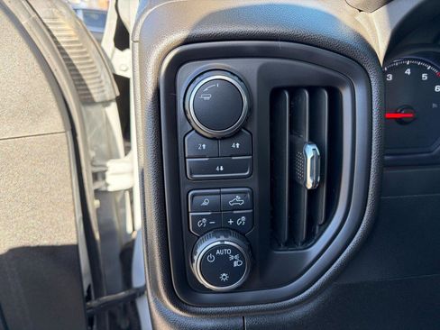 Used 2024 Chevrolet Silverado 2500 W/T image 10