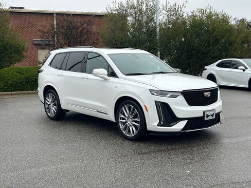 Used 2020 Cadillac XT6 Sport image 1