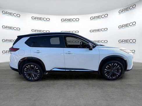 Certified 2024 Nissan Rogue Platinum w/ Platinum Premium Package FWD image 8