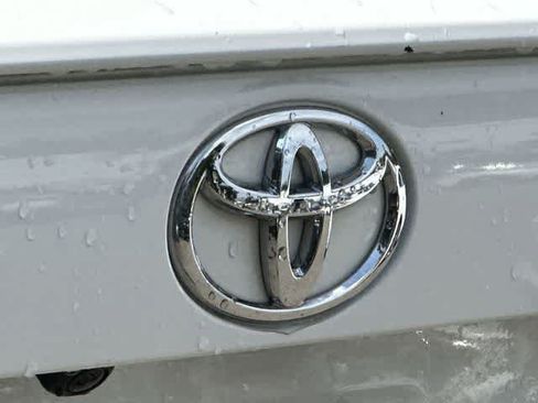 Used 2022 Toyota RAV4 XLE w/ Convenience Package AWD/4WD image 18