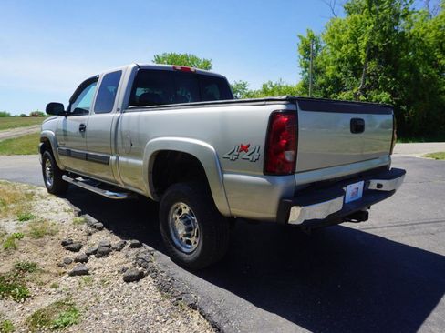 Used 2007 Chevrolet Silverado 2500 LT w/ Onstar Plus Package AWD/4WD image 5