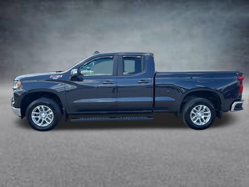 Used 2023 Chevrolet Silverado 1500 LT w/ Z71 Off-Road Package AWD/4WD image 2