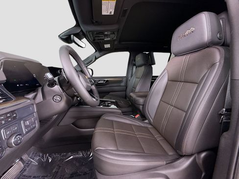Used 2025 Chevrolet Tahoe High Country AWD/4WD image 22