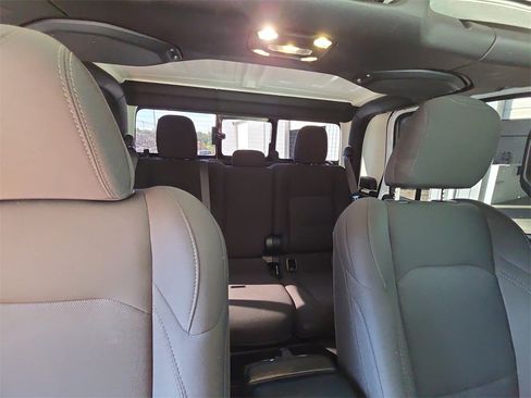 Used 2022 Jeep Gladiator Sport image 15