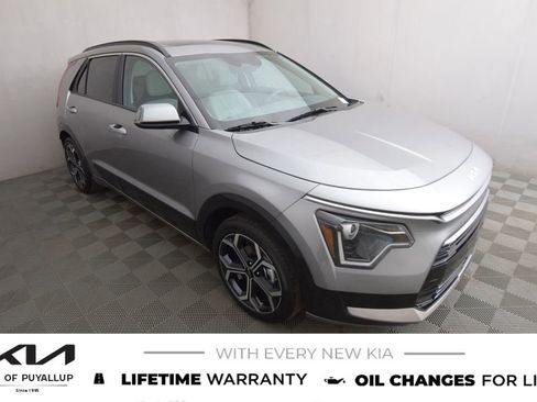 New 2025 Kia Niro EX Touring image 3