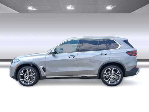 Used 2026 BMW X5 sDrive40i RWD image 2