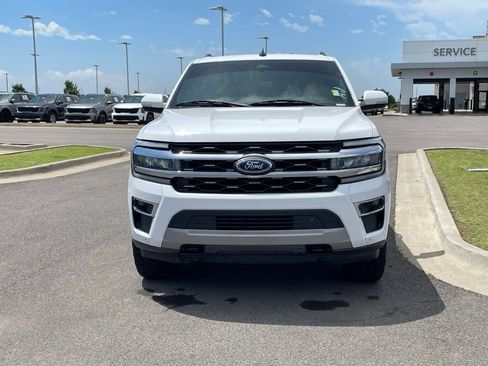 Used 2022 Ford Expedition Limited AWD/4WD image 2