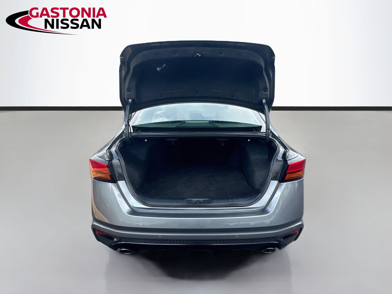Used 2025 Nissan Altima 2.5 SR FWD image 33