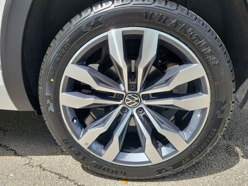 Used 2023 Volkswagen Atlas Cross Sport SEL Premium R-Line AWD/4WD image 9