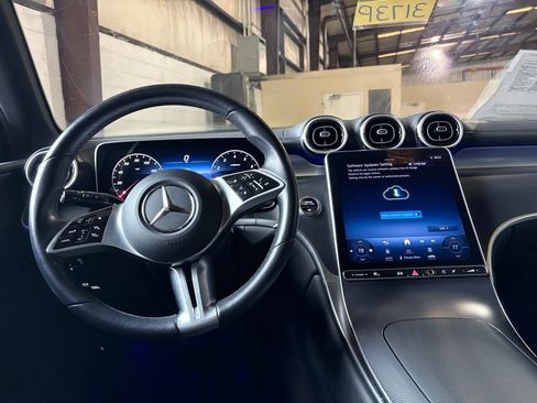 Used 2024 Mercedes-Benz GLC 300 4MATIC image 32