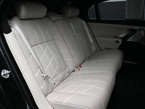 Used 2023 BMW 760i xDrive w/ Luxury Rear Seating Package AWD/4WD image 27