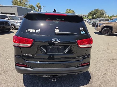 Used 2016 Kia Sorento LX FWD image 4