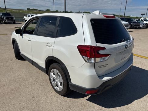 Used 2021 Subaru Forester image 8