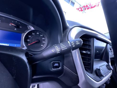 Used 2023 GMC Acadia SLT FWD image 19
