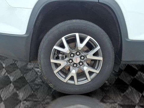 Used 2023 GMC Acadia SLE image 7