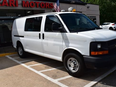 Used 2014 Chevrolet Express 2500 RWD image 9