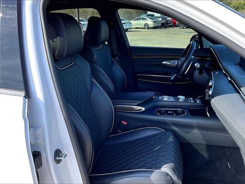 Used 2023 Genesis GV70 3.5T Sport w/ Sport Prestige Package image 8